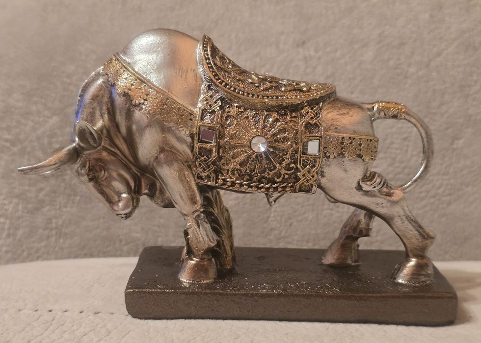 Piękna figurka kolekcjonerska z żywicy BYK wół. Knossos.