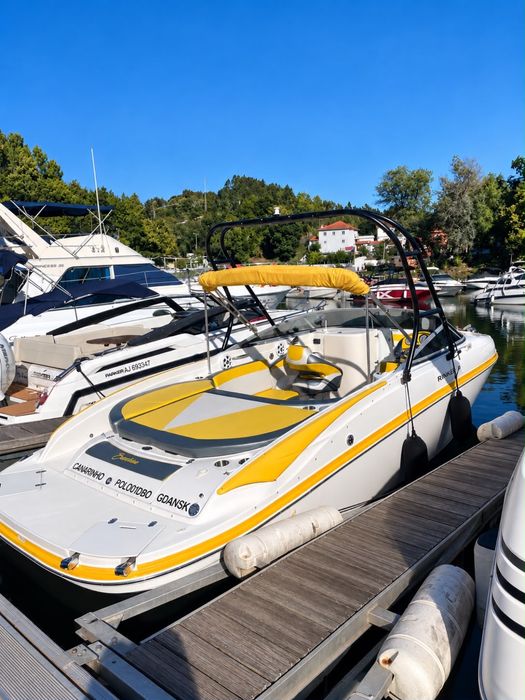 Rinker 246 Captiva Barco Bowrider