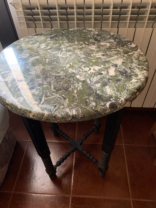 Movel de gavetas / Mesa oval / Mesa redonda marmore