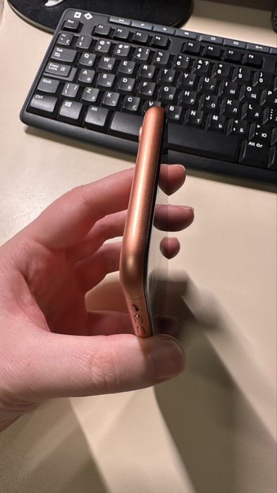 Продам Iphone XR 128gb coral