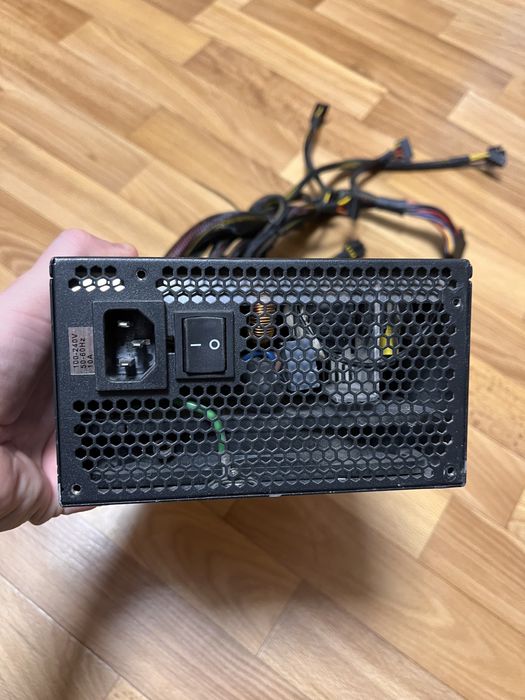 Блок живлення Chieftec 750W (APS-750CB) б/у