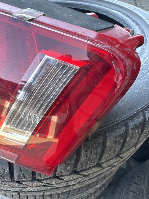 Lampa prawa tył audi r8 420