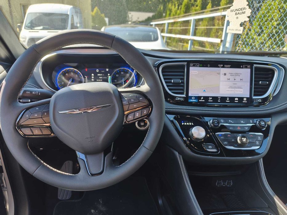Mini Van Chrysler Pacifica 7-osobowy benzyna/gaz wynajem Śląsk