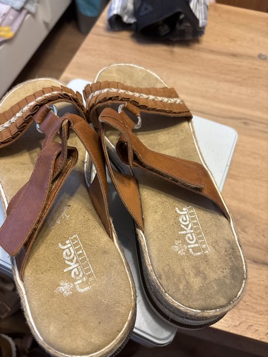 Klapki/sandaly na koturnie damskie 41 rieker skórzane