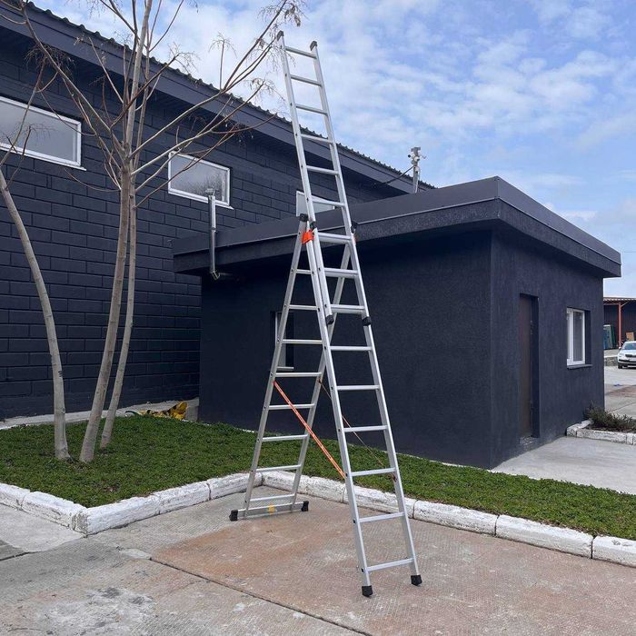 Алюмінієві драбини приставні, двосекційні, трисекційні. Висота до 12 м
