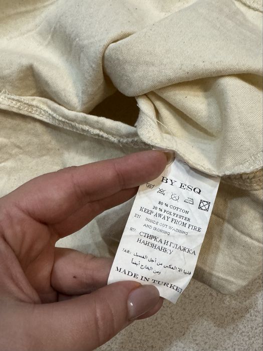 Вишиванка жіноча біла (бежева) з синьою вишивкою