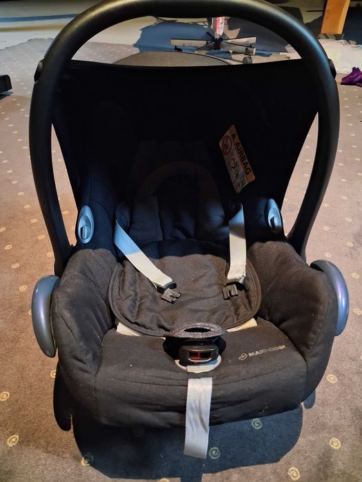 Fotelik samochodowy z bazą Maxi cosi easy base 2