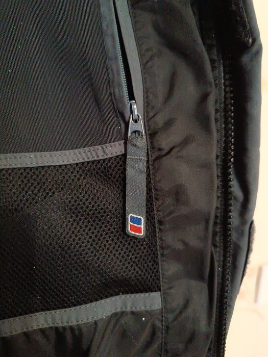 Куртка Berghaus, размер L, ветровка