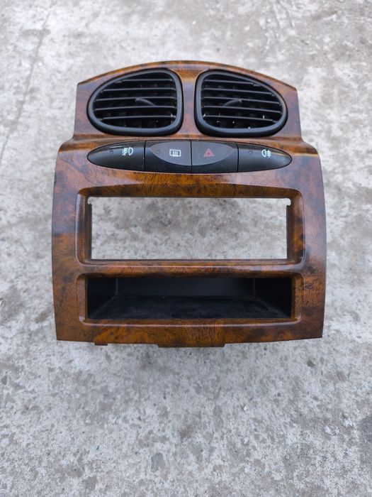 Продам кнопки воздуховоды на hyundai santa fe 1