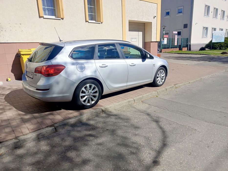 Opel Astra 2012 Rok