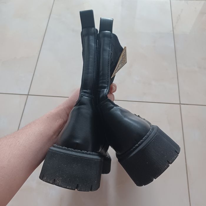 Botki GUESS jak nowe 38/ salon 469 zł