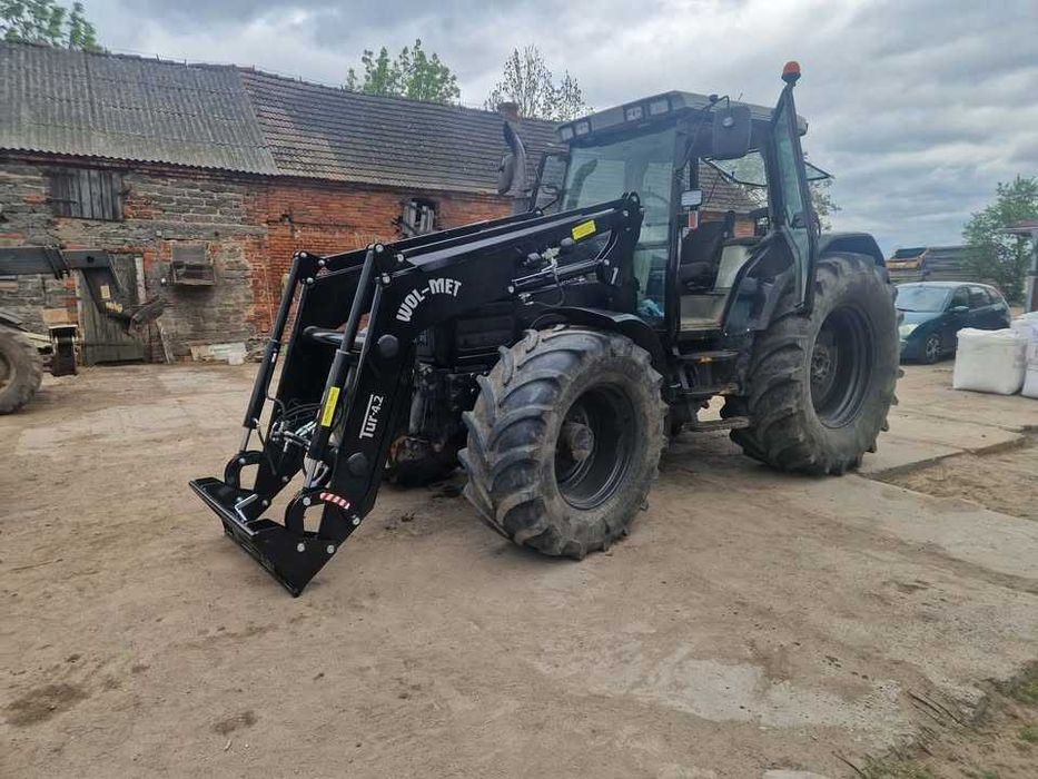 Ładowacz czołowy TUR-4 WOL-MET 1500kg Massey Ferguson Forterra dowóz montaż