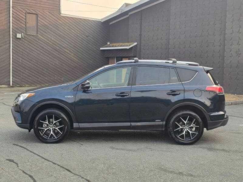 2018 Toyota RAV4 Hybrid SE