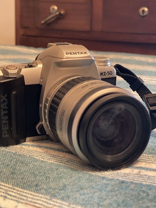 Câmara fotográfica analógica