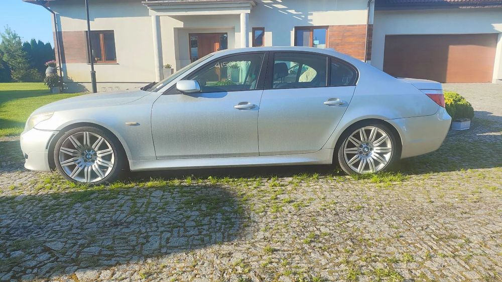 BMW Seria 5 BMW 550i, V8 E60 Lift
