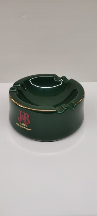 Cinzeiros com publicidade de Whisky