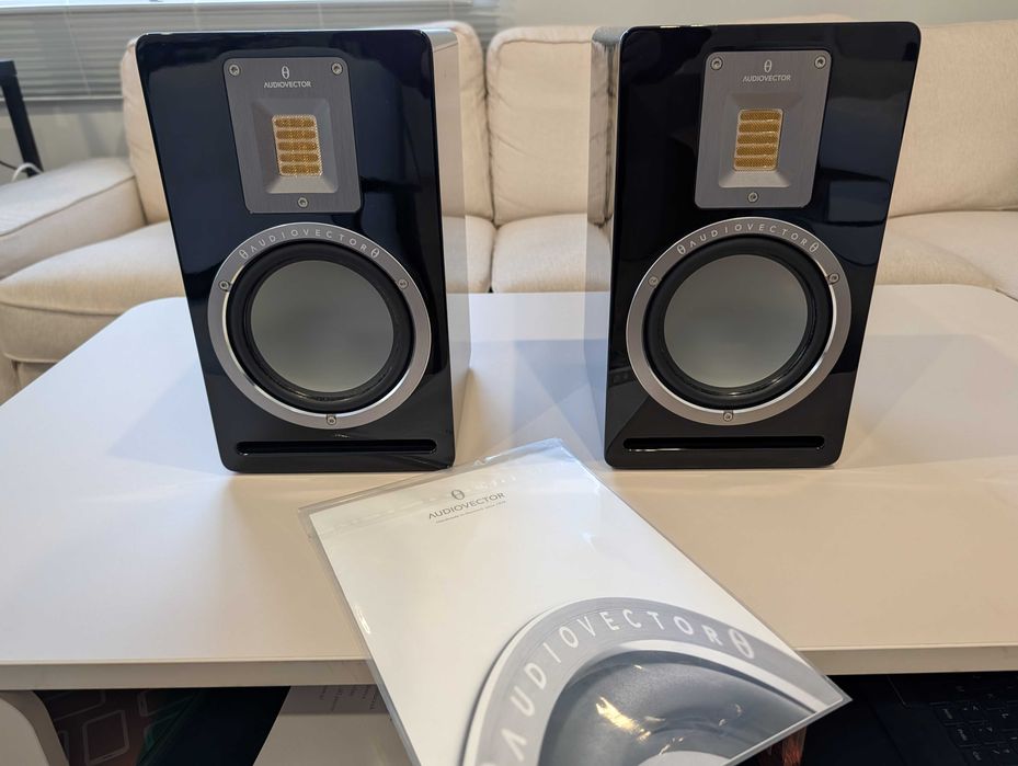Kolumny podstawkowe Audiovector QR1 czarne piano black Warszawa / Łazy