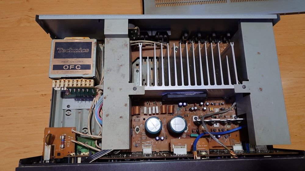 Odtwarzacz Akai CD-62 +Wzmacniacz Technics SU-V470+ słuchawki Sony