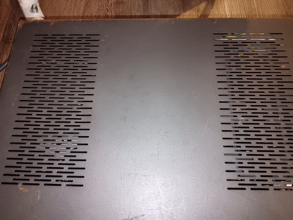 Amplituner Leak 3900a
