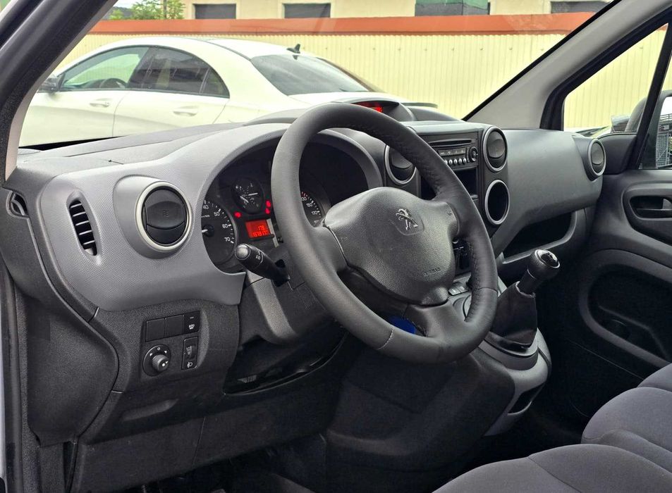 PEUGEOT PARTNER L1 1.6HDI 90CV 3 LUGARES "IVA DEDUTÍVEL"