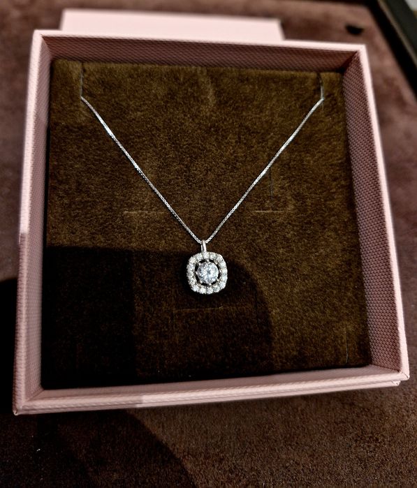 Naszyjnik srebny z cyrkoniami, regulacja naszyjnika