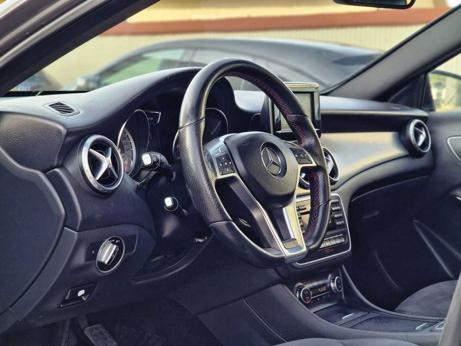 MERCEDES-BENZ GLA 220 AMG 170CV 7-GTRONIC "4MATIC"