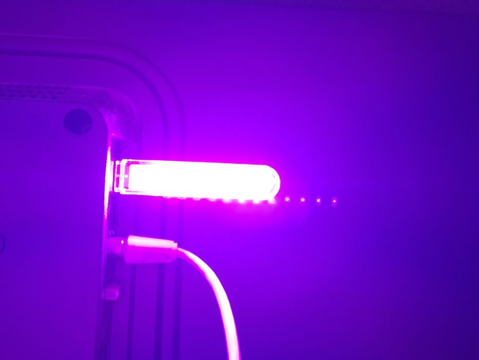 Luz led roxo para tv