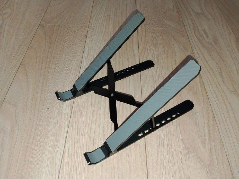 Stojak pod laptop