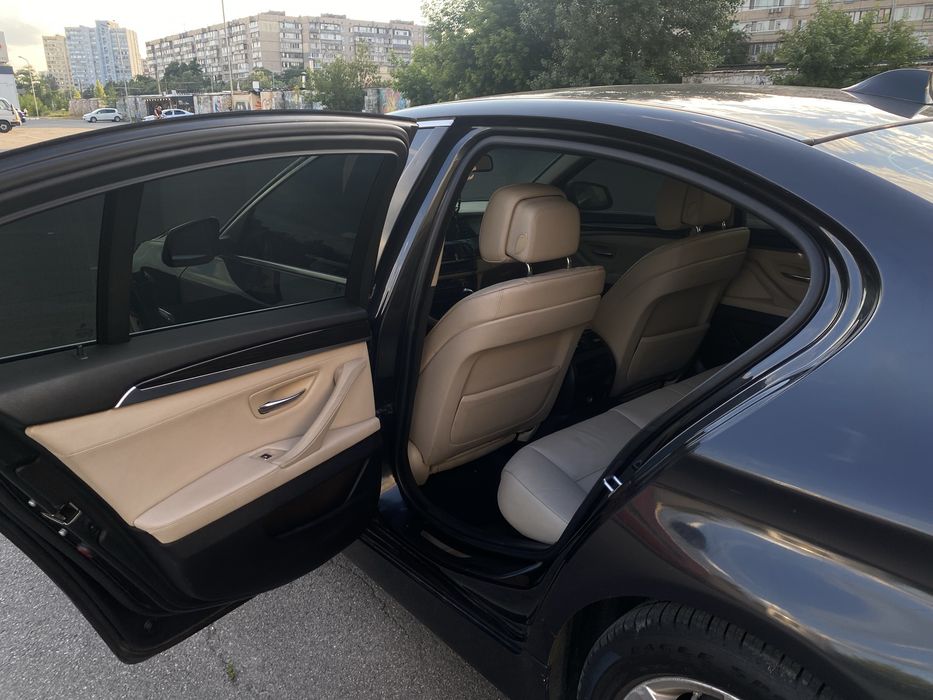 BMW 528 в кузові f10 ЦІЛА НЕ БИТА