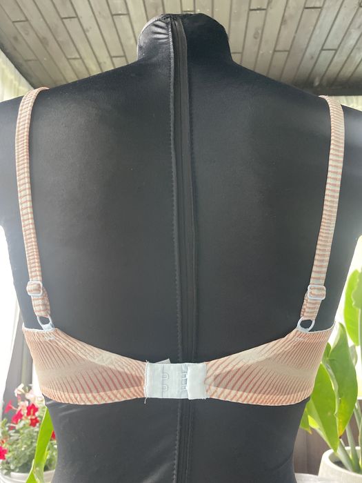 Biustonosz 75D, 75DD, 80DD Arctica (153)