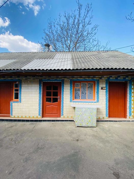 (3) Продам гарний добротний будинок в м. Немирів 0925