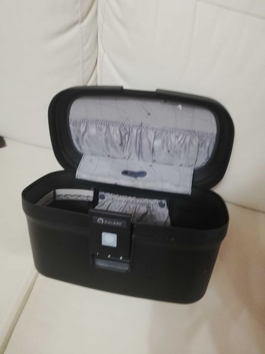 Mala grande rígida e necessaire, Delsey (em conjunto ou separadas)