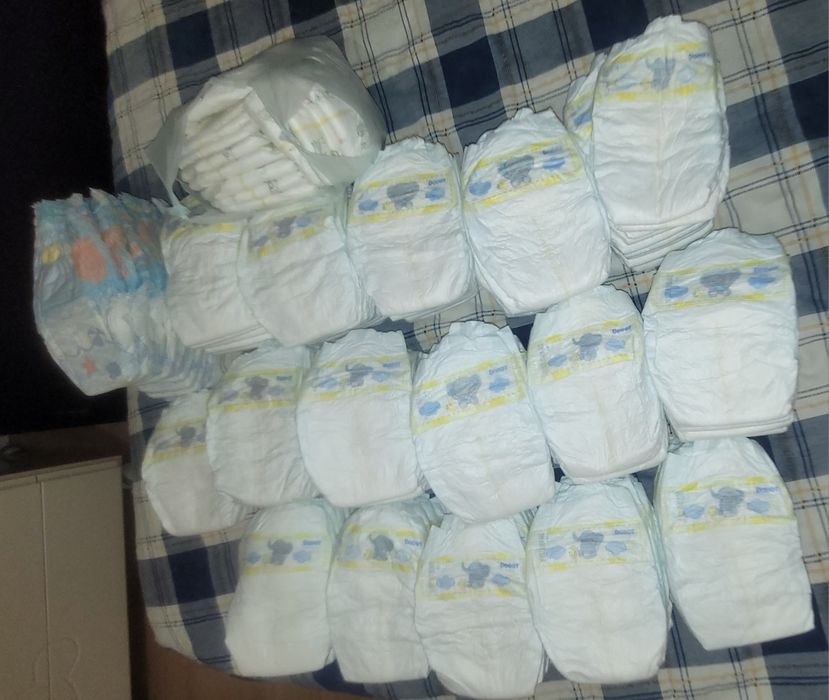 Vendo Lote de 174 fraldas de bebé