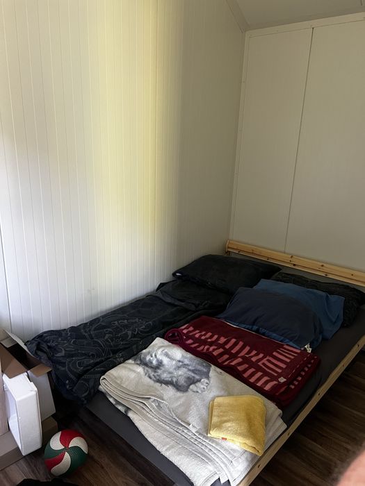Działka budowlana pod lasem z całorocznym domkiem letniskowym - Więcej