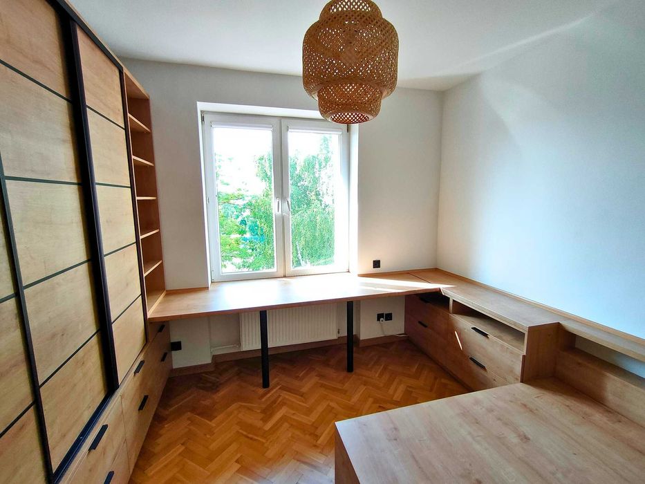 Meble na wymiar, stolarz