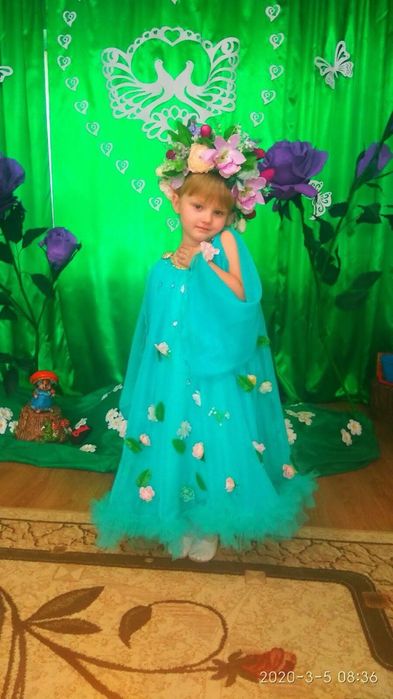 Прокат маскарадних костюмів та нарядів на свята та фотосесіі