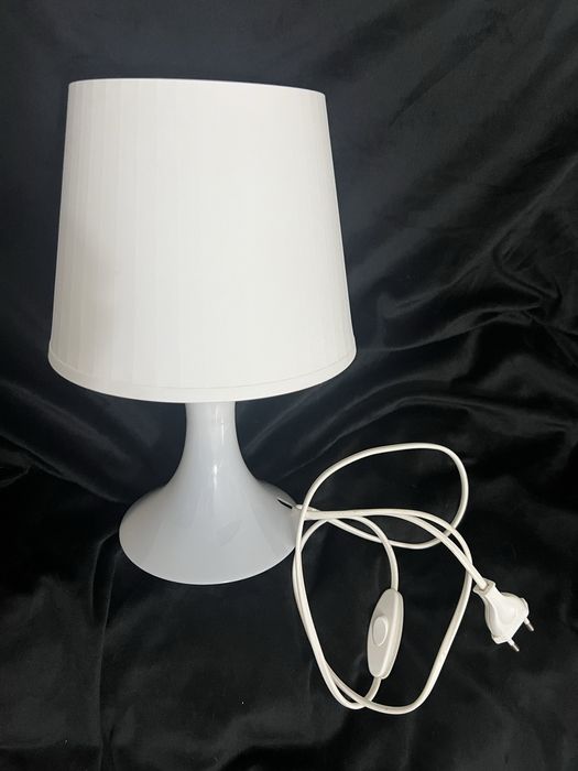 Candeeiro de mesa IKEA (como novo)