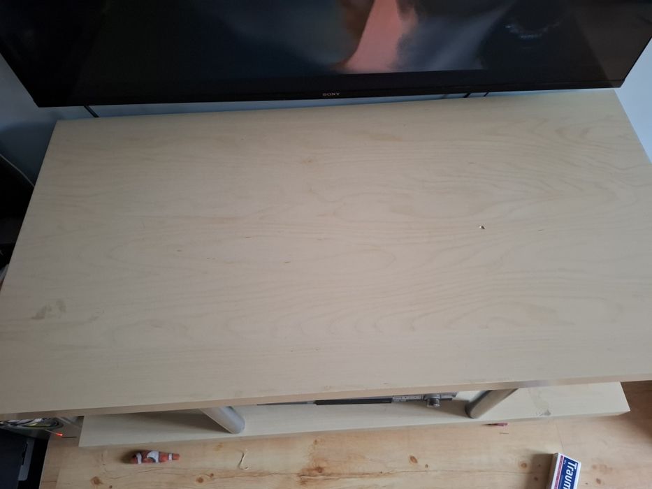 Stolik pod telewizor