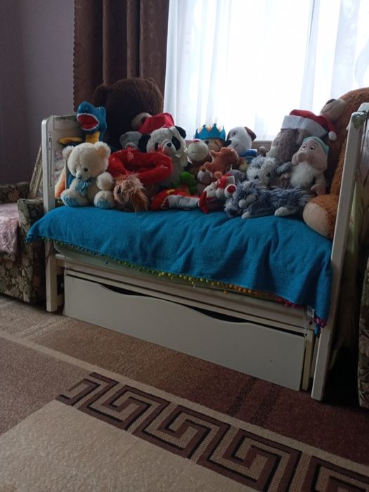 Дитяче ліжко на шарнірах