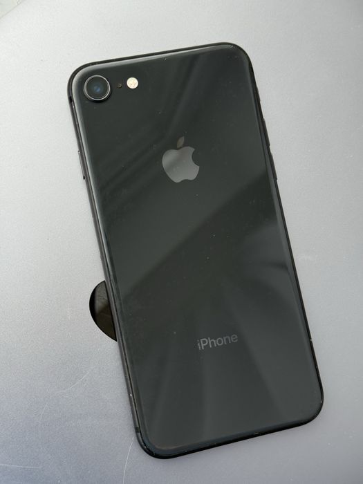 Продам Iphone 8 64 gb Black