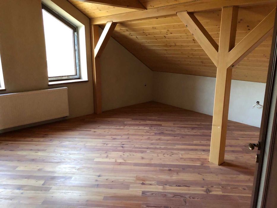 Будинок з ремонтом близько Львова