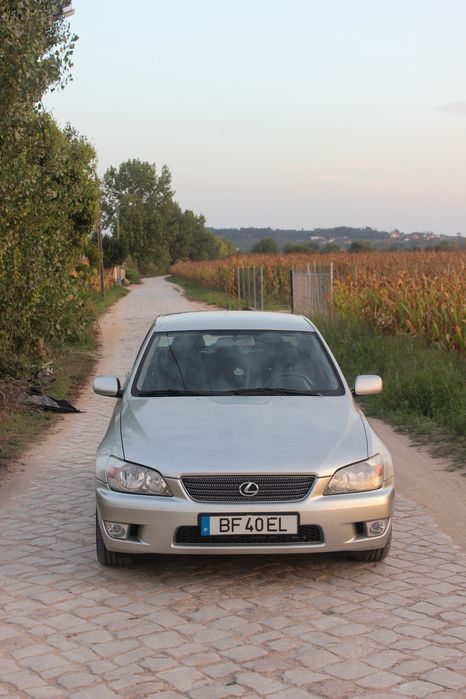 Lexus IS 200 - 110 mil km