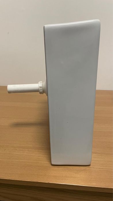 Umywalka biała - nablatowa