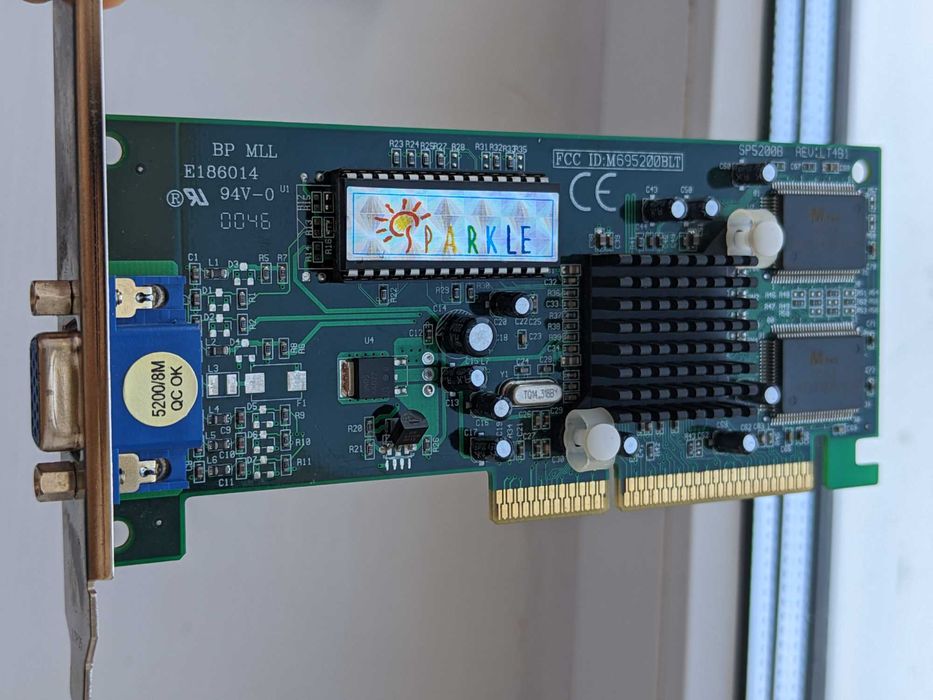 топовая игровая видеокарта NVIDIA SP5200B REV:LT4B1 8MB AGP \ VGA