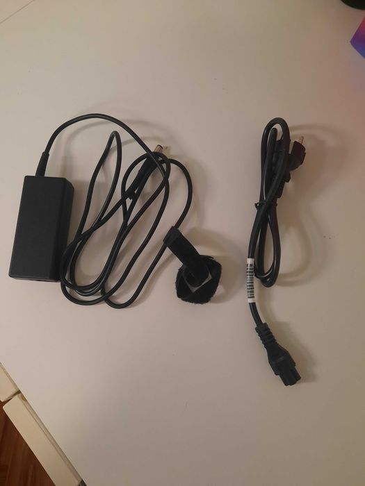 Docking station hp. Nova em embal original. Mod D9y32AA#ABB.  C/cabos