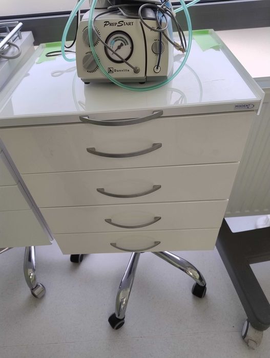 Asystor stomatologiczny