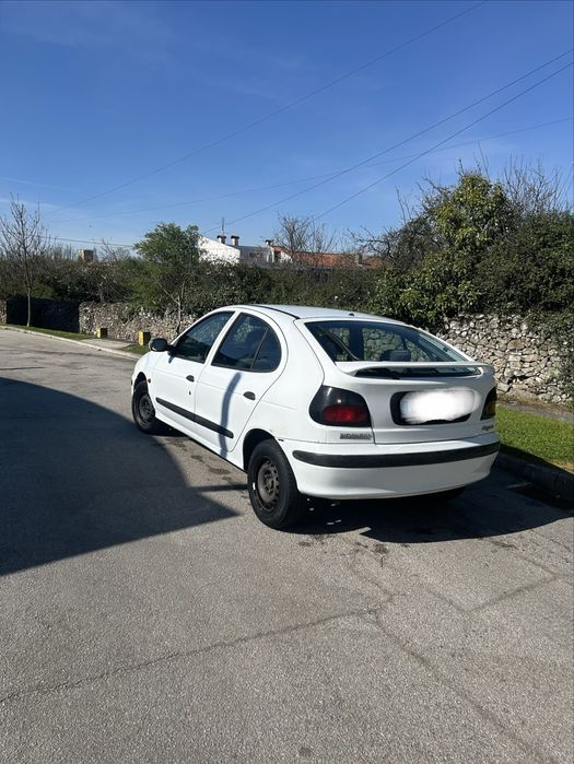 Renault megane 1.4 em muito bom estado