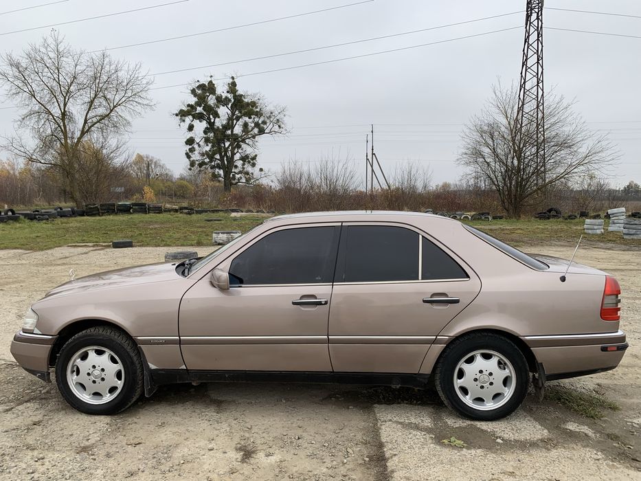Mersedes-benz C180 W202 // 1993 // 1.8 газ/бензин // в хорошому стані