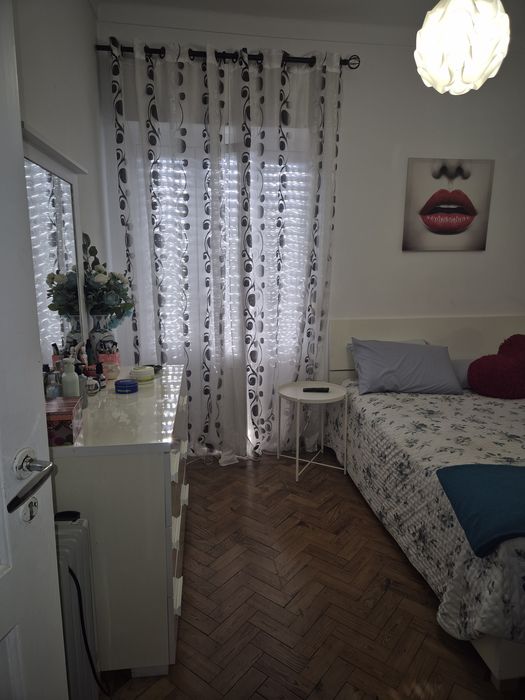Alugo quarto em Setúbal  junto a estação  a estudantes/ professoras.