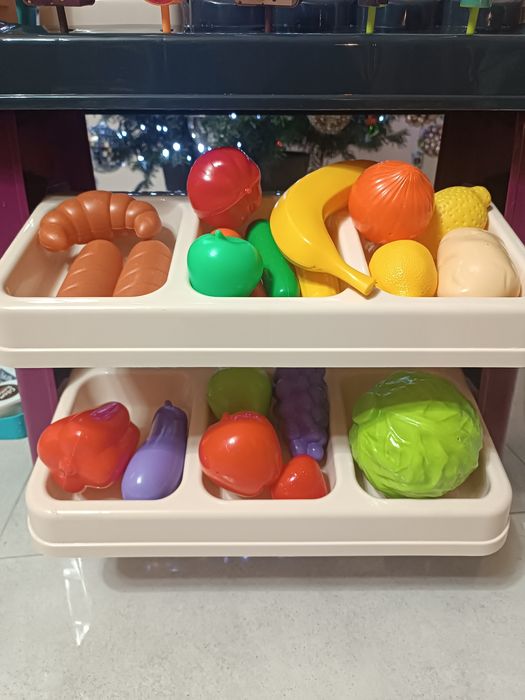 Plastikowy sklep do zabawy z kasą i czytnikiem cen